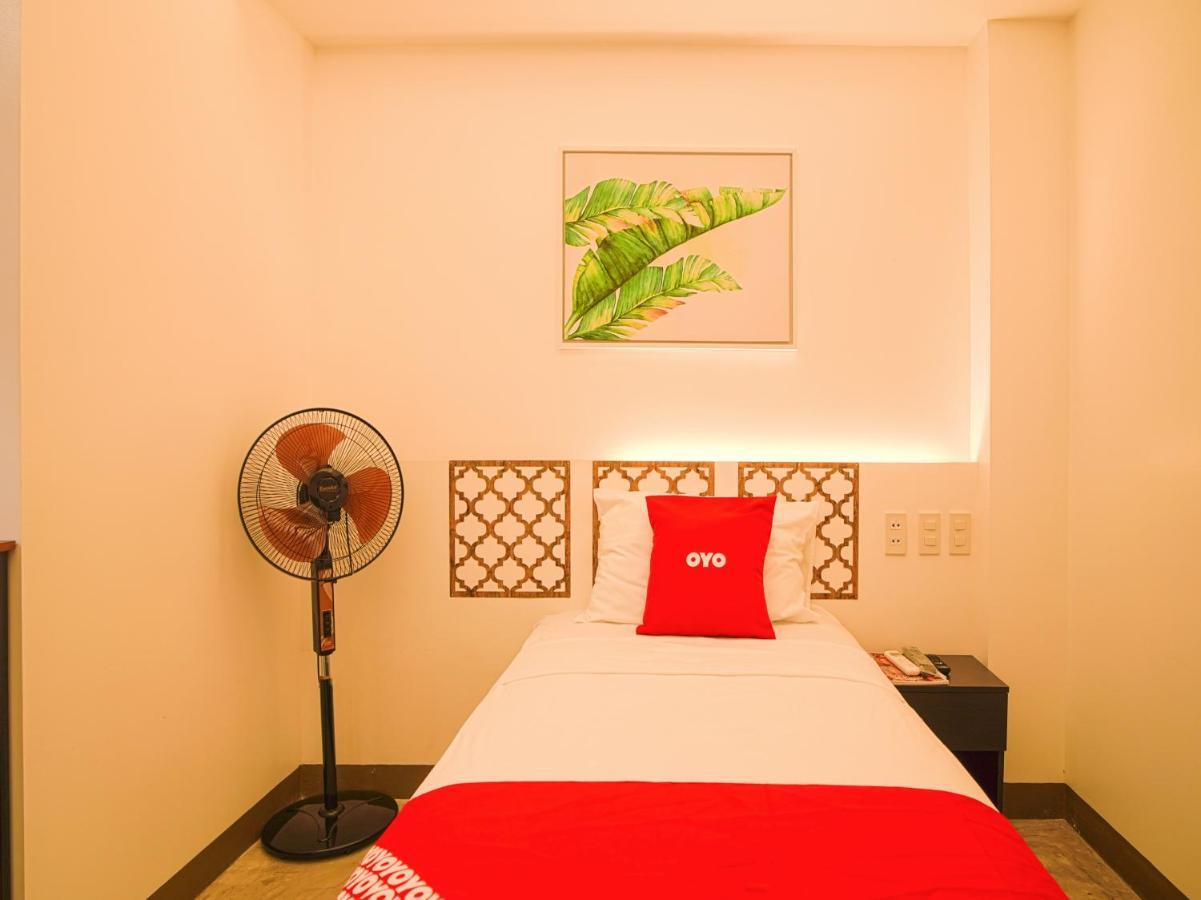 Capital O Oyo 785 The Greenhive Hotel Ibaan المظهر الخارجي الصورة